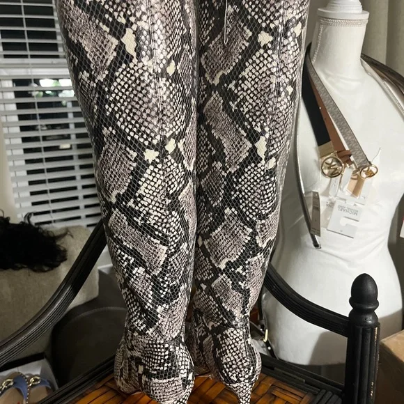 Host Pick!!! Marlo over the knee snake skin size 5 brand new Fabulous!!! - Picture 2 of 9